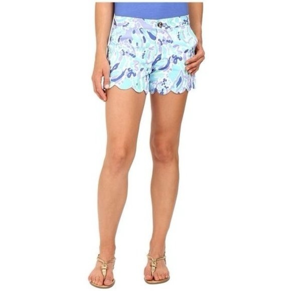Lilly Pulitzer Pants - Lilly Pulitzer Buttercup Scalloped Edge Shorts in Lilac Nice Ink